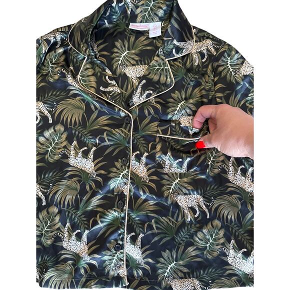 Tommy Bahama Sleepwear Jungle Leopard Print Silky Pajama Shortie Set Size Small - Picture 6 of 8